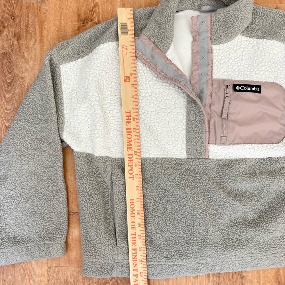 Columbia Women’s Colorblock Cropped Fleece Pullover - Light Gray & Cream - Picture 4 of 6